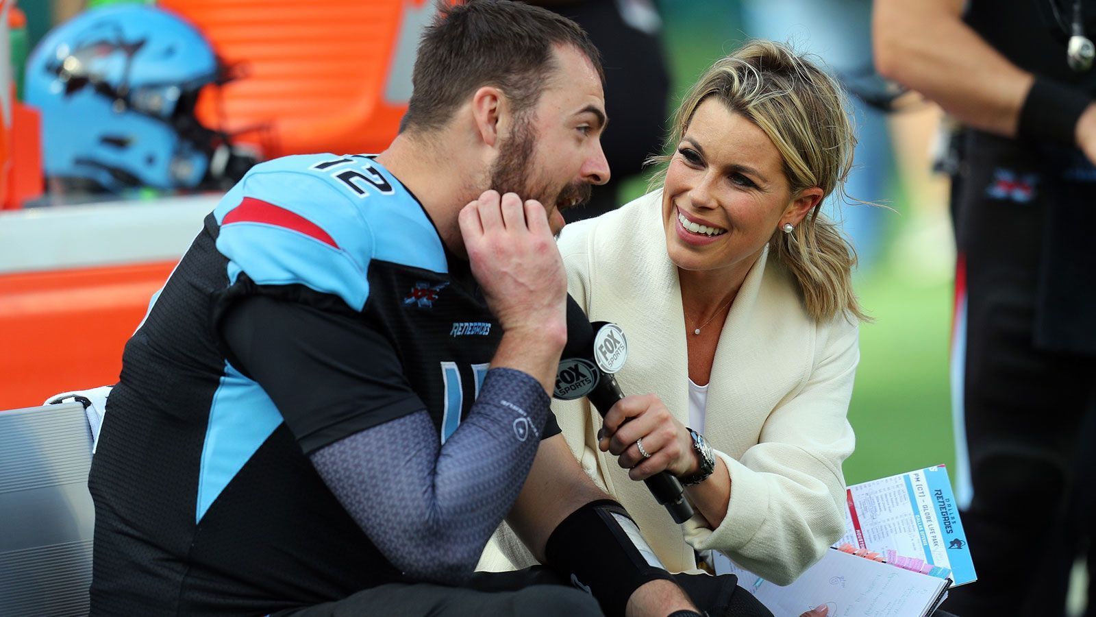 
                <strong>Renegades</strong><br>
                + 1000 (elf US-Dollar für einen US-Dollar)- In der XFL traten die Dallas Renegades um Quarterback Landry Jones an.
              
