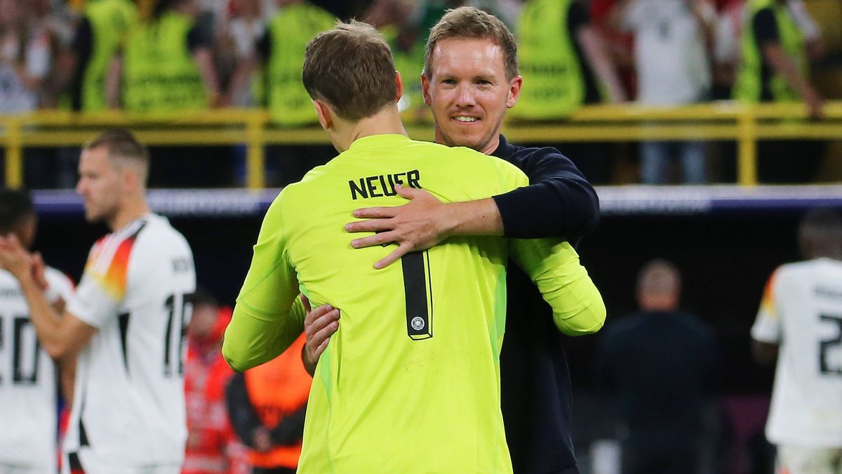 BAU 29.06.2024 Dortmund Fußball EM 2024 Achtelfinale Deutschland vs. Dänemark, Trainer Julian Nagelsmann (GER, rechts) umarmt Manuel Neuer (GER) *** BAU 29 06 2024 Dortmund European Football Champi...