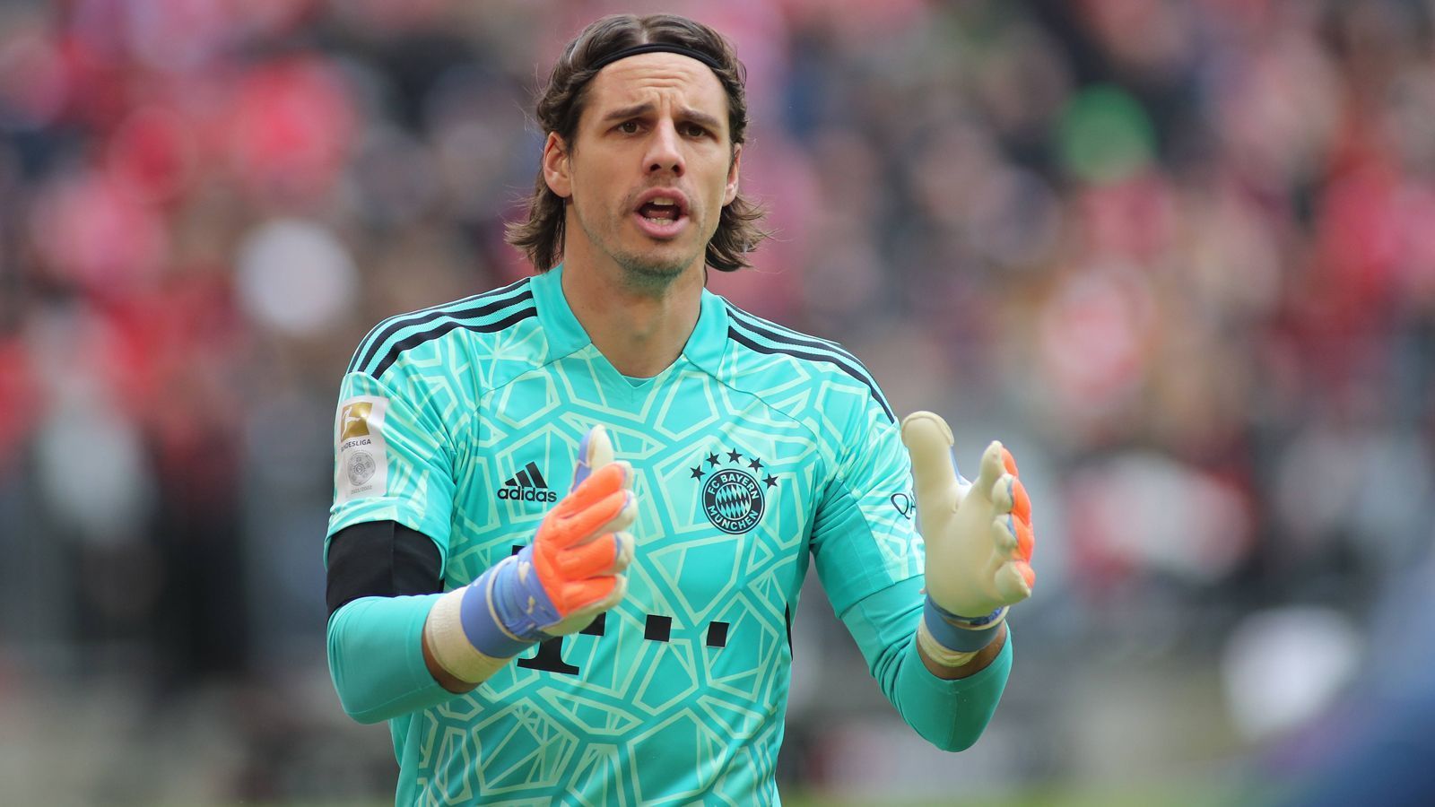 
                <strong>Yann Sommer</strong><br>
                Der Schweizer ist gegen die äußerst defensiven Bochumer weitgehend arbeitslos. Erstmals in der 52. Minute gefordert, als er Hofmanns Kopfball zur Ecke lenkt. Erstes Bundesligaspiel für die Bayern ohne Gegentor. ran-Note: 3
              