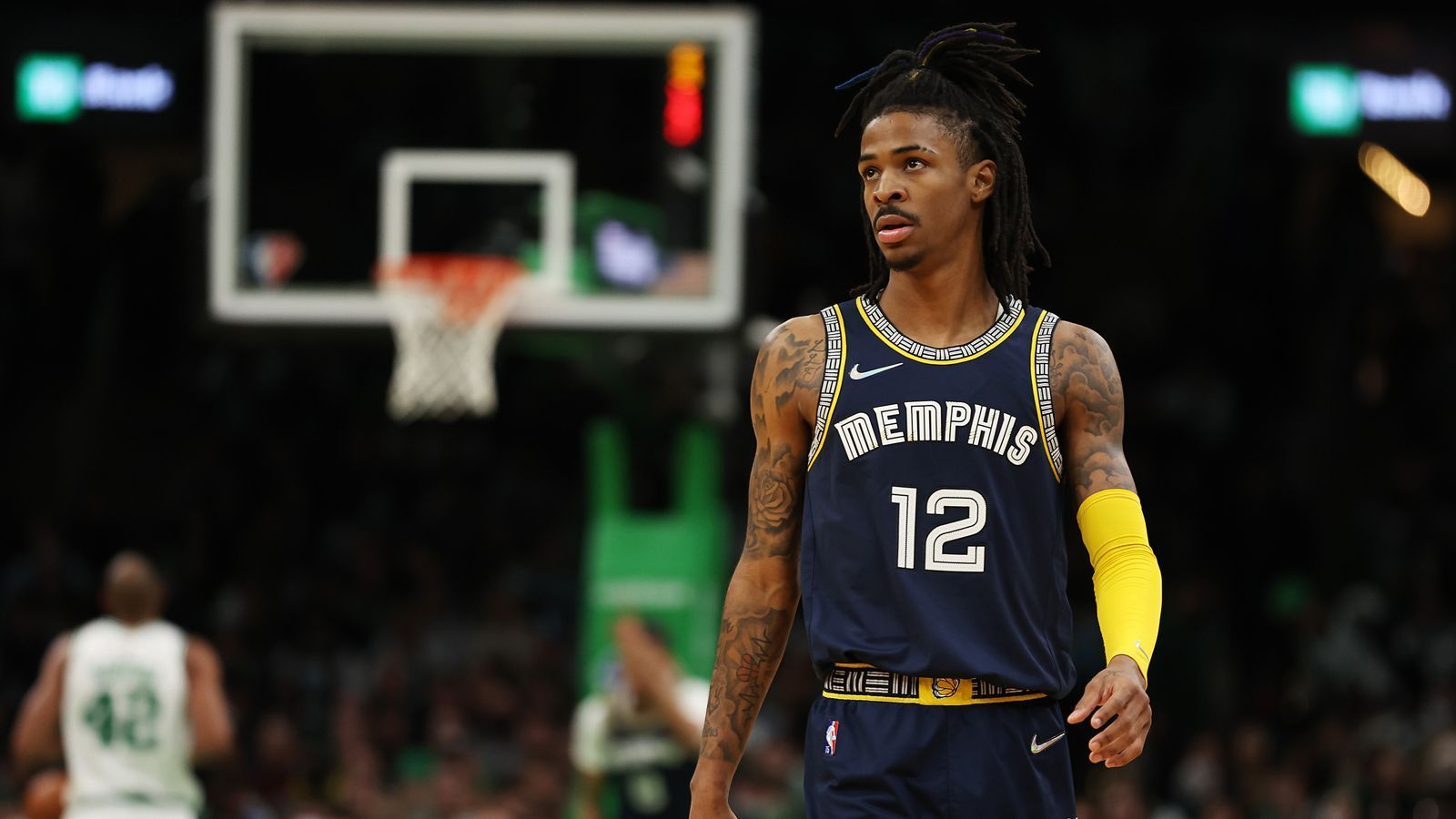 
                <strong>Memphis Grizzlies (Western Conference)</strong><br>
                &#x2022; Bilanz: 56-26 <br>&#x2022; Topscorer: Ja Morant mit 27,4 Punkten im Schnitt<br>&#x2022; NBA-Titel: -<br>
              