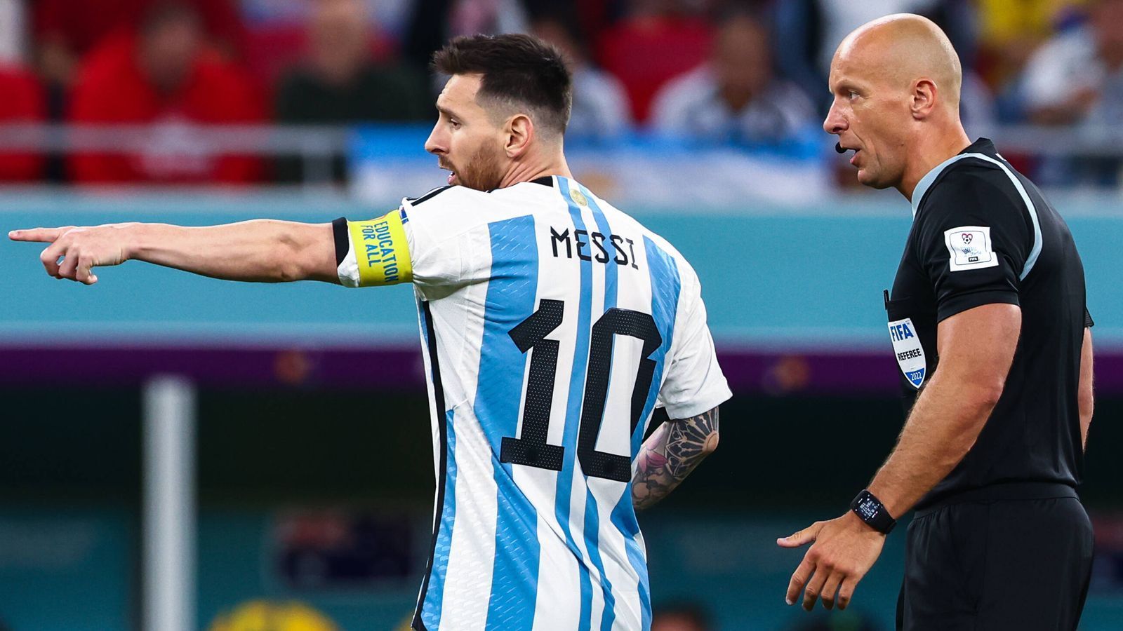 
                <strong>Messi-Watch: So schlug sich Argentiniens Superstar gegen Australien</strong><br>
                Die zweite Halbzeit verläuft ähnlich wie die erste. Die Australier spielen aggressiv gegen Messi und nehmen ihm Platz und Raum.
              
