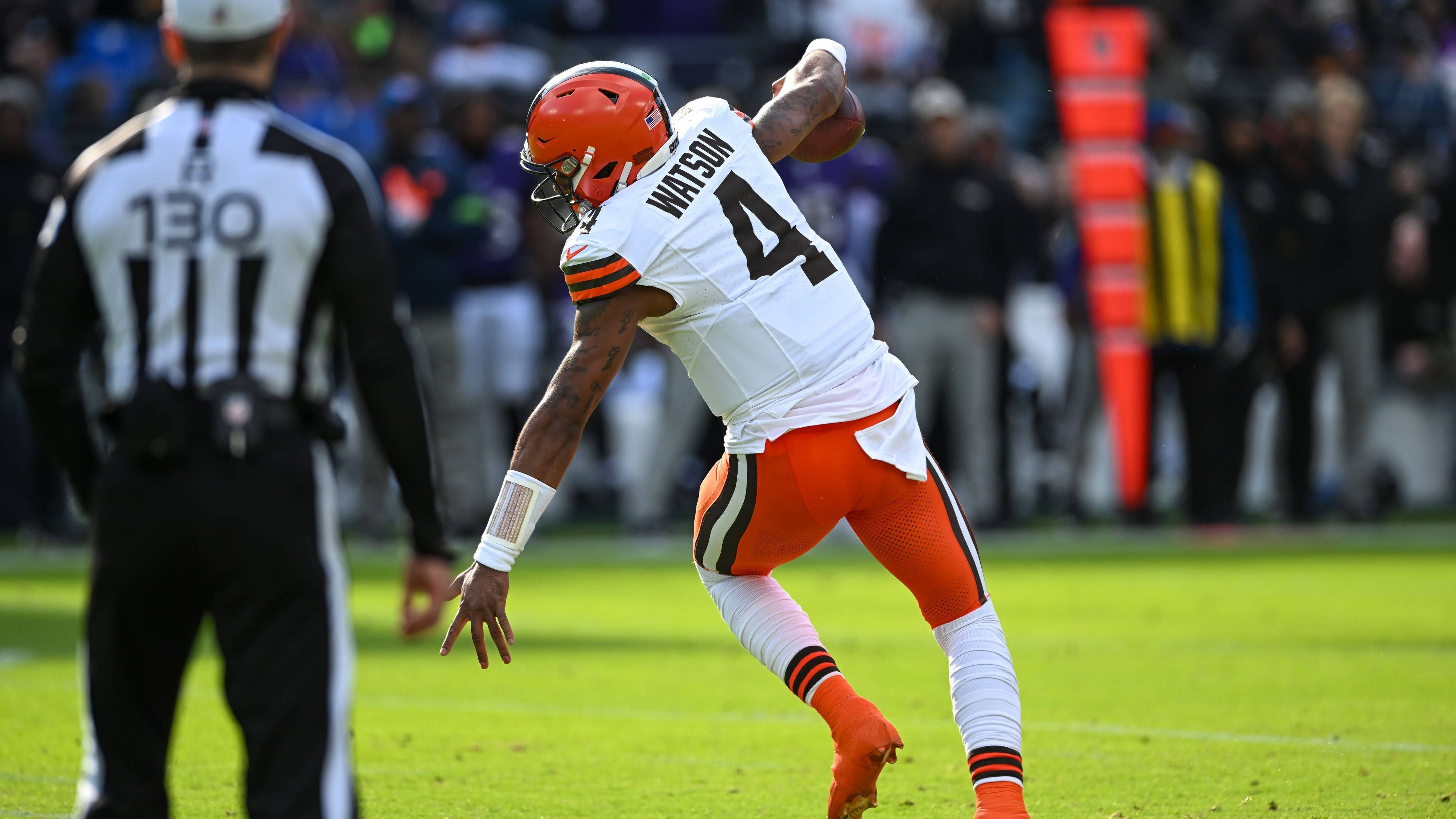 <strong>Week 10: Deshaun Watson (Cleveland Browns)</strong><br>Wo anfangs noch Hoffnung bestand, folgte kurz darauf die bittere Gewissheit. Deshaun Watson verpasst nach dem knappen 33:31-Erfolg über die Ravens den Rest der Saison mit einer schweren Schulterverletzung. Der 28-Jährige hat sich eine Fraktur in seiner Wurfschulter zugezogen, die eine Operation erfordert.