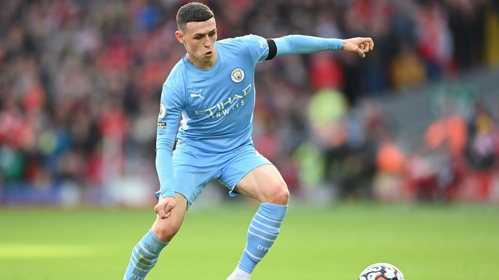 
                <strong>Phil Foden (Manchester City)</strong><br>
                Position: Zentraler Mittelfeldspieler - Alter: 21 Jahre -Nationalität: England
              