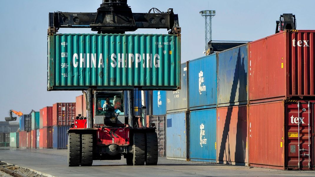 Containerumschlag in China