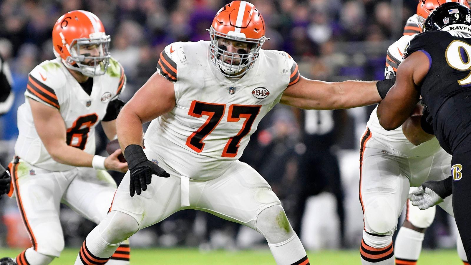 
                <strong>Wyatt Teller (Cleveland Browns)</strong><br>
                &#x2022; Position: Offensive Lineman -<br>&#x2022; Statistiken 2021 (Stand: 21.12): 100 Prozent Offensive Snaps -<br>&#x2022; Pro Bowl-Nominierungen: 1 (2021)<br>
              