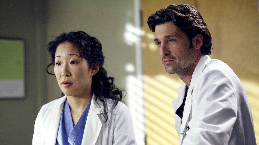 Sandra Oh alias Dr. Cristina Yang (l.) und Patrick Dempsey alias Dr. Derek Shepherd (r.).