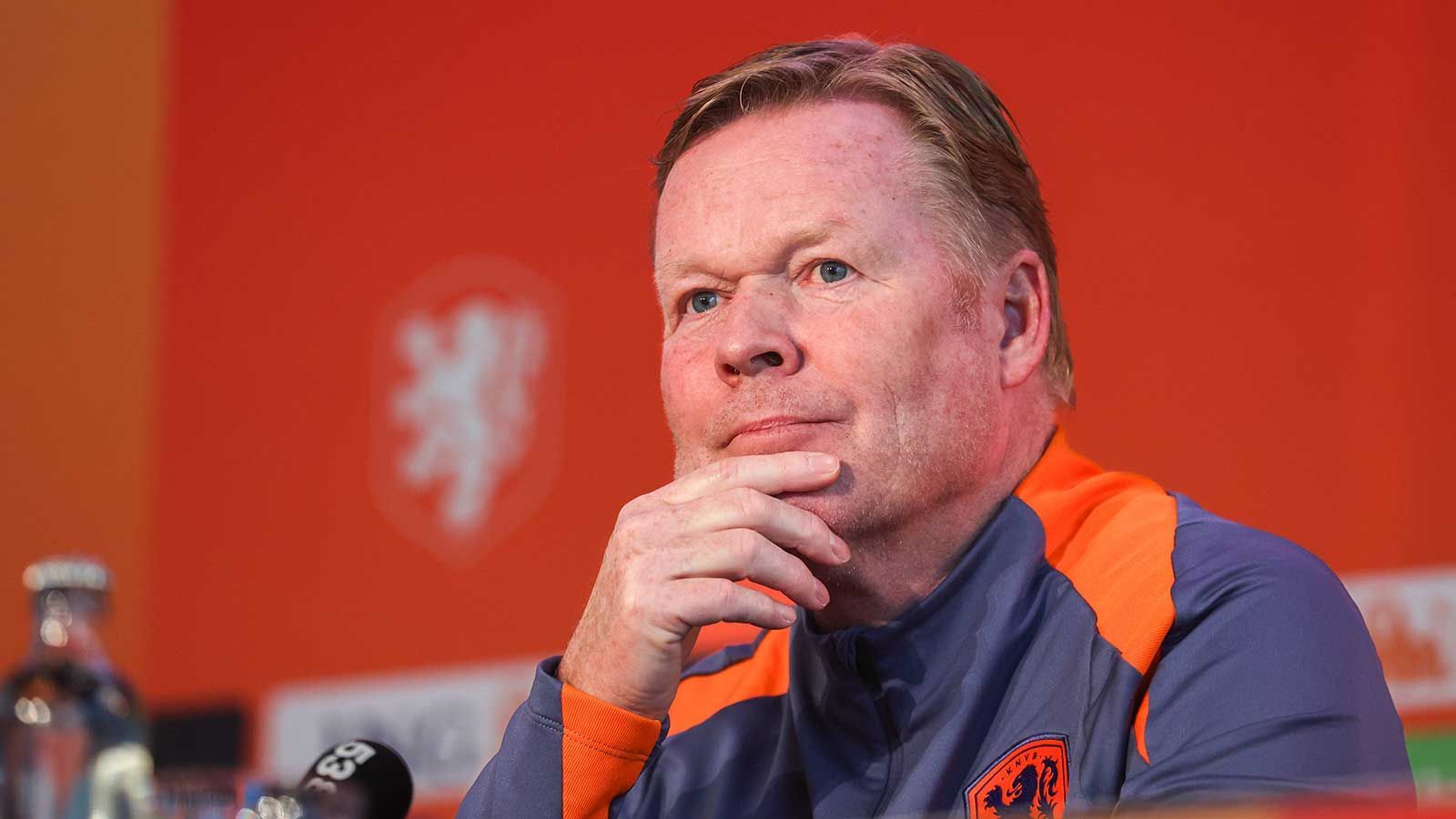 <strong>Frenkie de Jong (Niederlande)</strong><br>Bondscoach Ronald Koeman teilte bei der Verkündung des Ausfalls besonders gegen seinen Ex-Klub Barca aus. "Für uns hat seine Gesundheit Vorrang. Andere haben das nicht getan. Es ist sehr schade. Wir wissen, dass er beim Klub nicht fit war. Barcelona ist das Risiko bei Frenkie eingegangen“, sagte Koeman.