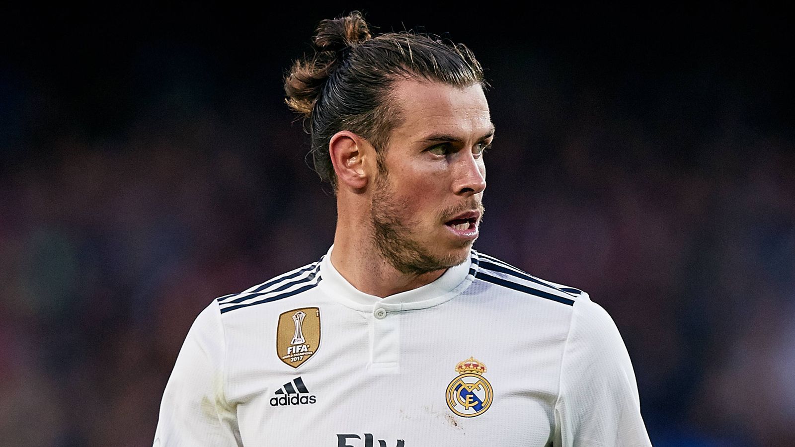 
                <strong>Gareth Bale (Real Madrid)</strong><br>
                Die Enthüllungsplattform behauptet, dass Bale den Madrilenen rund 100,7 Millionen Euro gekostet habe. Bislang wurde angenommen, dass Bale um die 91,5 Millionen Euro kostete, als er 2013 von den Tottenham Hotspur eingekauft wurde.
              