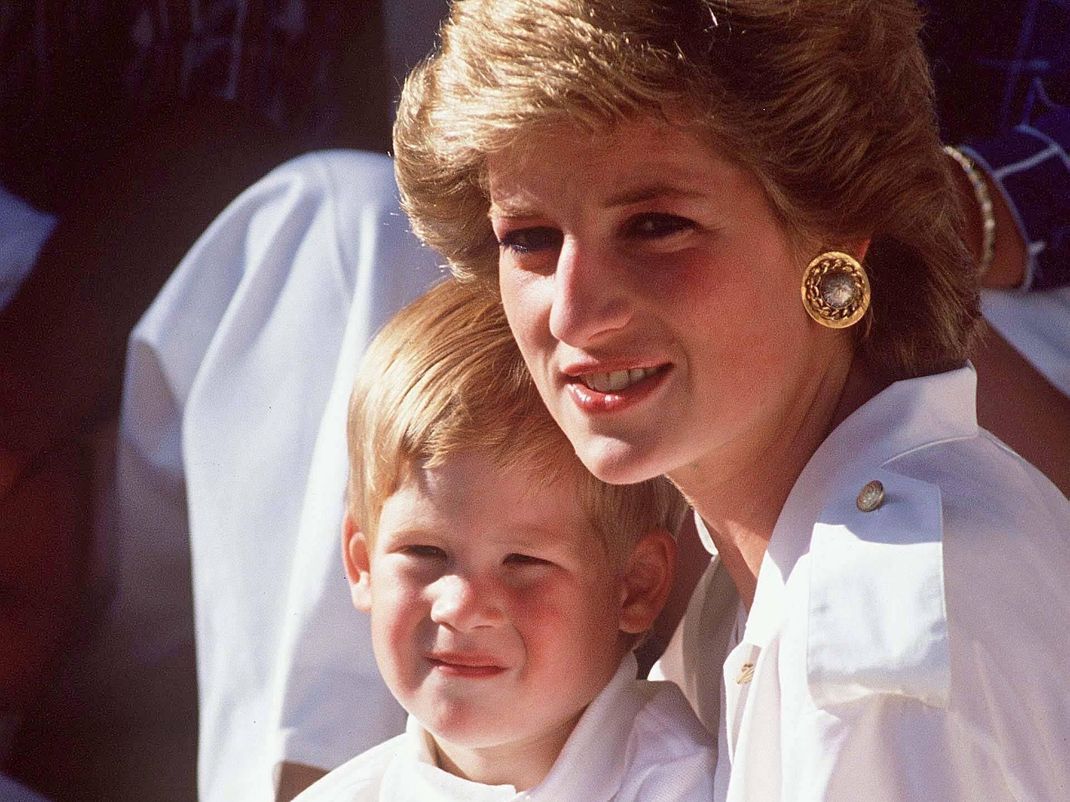 Prinz Harry mit seiner Mutter Prinzessin Diana im Jahr 1988.
