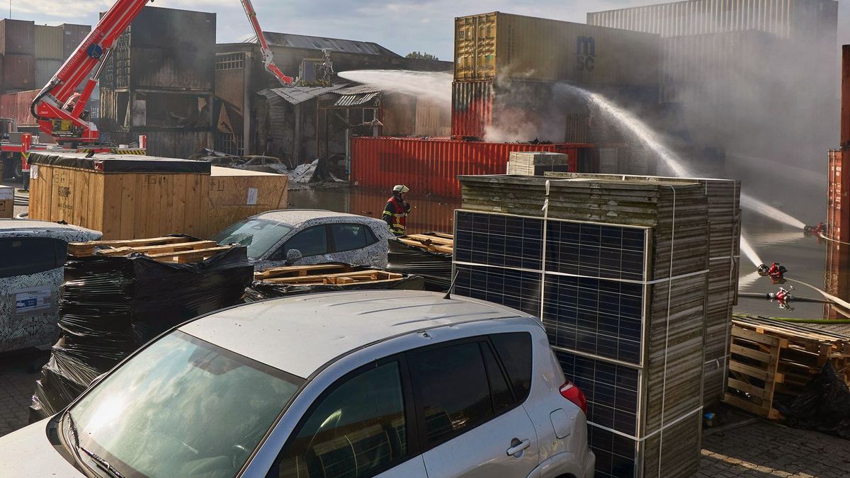 Großbrand im Hamburger Hafen