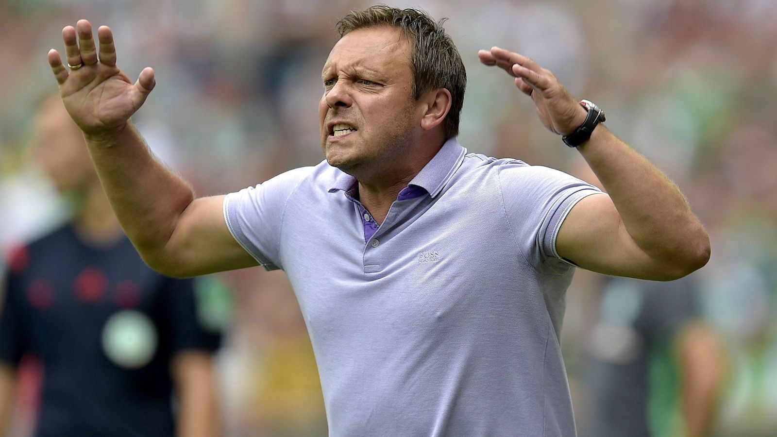 
                <strong>Andre Breitenreiter</strong><br>
                Bundesliga-Debüt als Schalke-Trainer: 15. August 2015 - Begegnung: SV Werder Bremen - FC Schalke 04 0:3
              