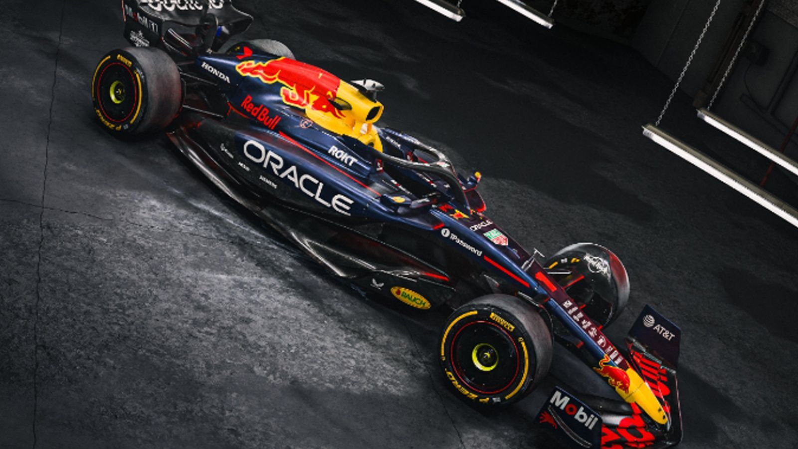 <strong>Red Bull - RB21</strong><br><strong>Fahrer:</strong> Max Verstappen (#1) &amp; Liam Lawson (#30)