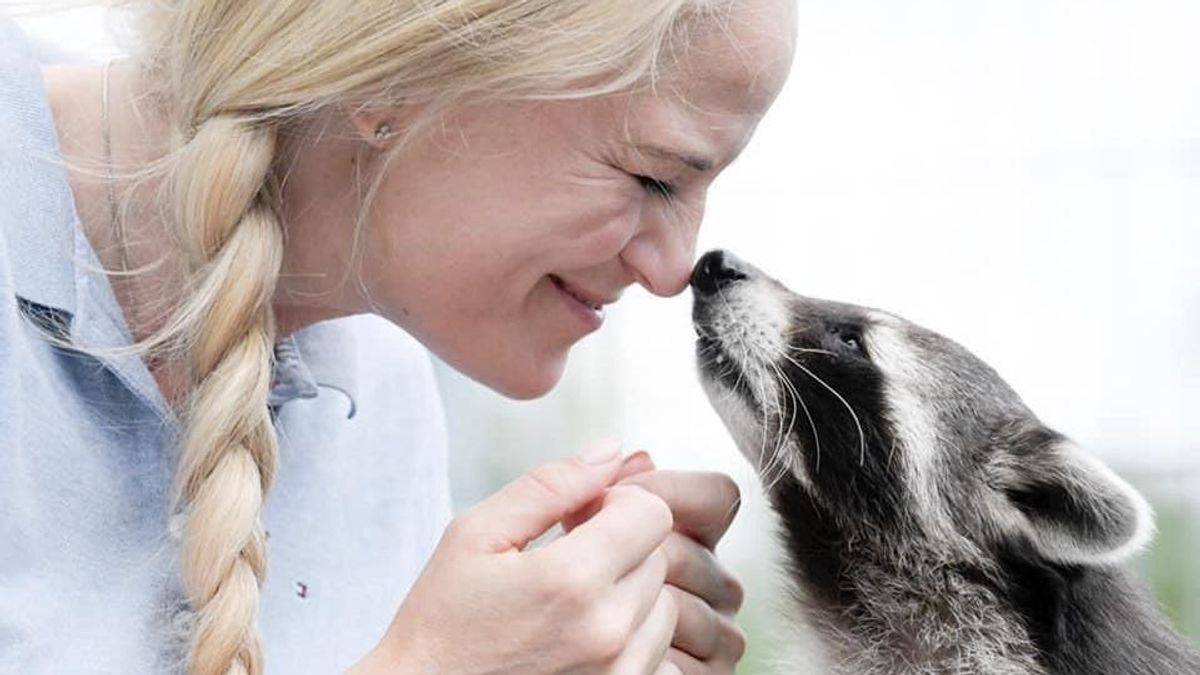 Yvonne Gutsche Wildtierretterin Mit Waschbar Privat