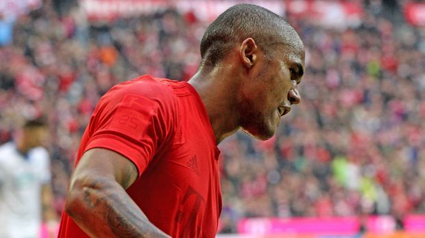 
                <strong>Douglas Costa</strong><br>
                Douglas Costa: Der offensive Aktivposten bei den Bayern, mit vielen guten Aktionen. Hatte er den Ball, wurde es oft gefährlich. Erzwang den Ausgleich mit seiner scharfen Flanke. ran-Note: 2-
              