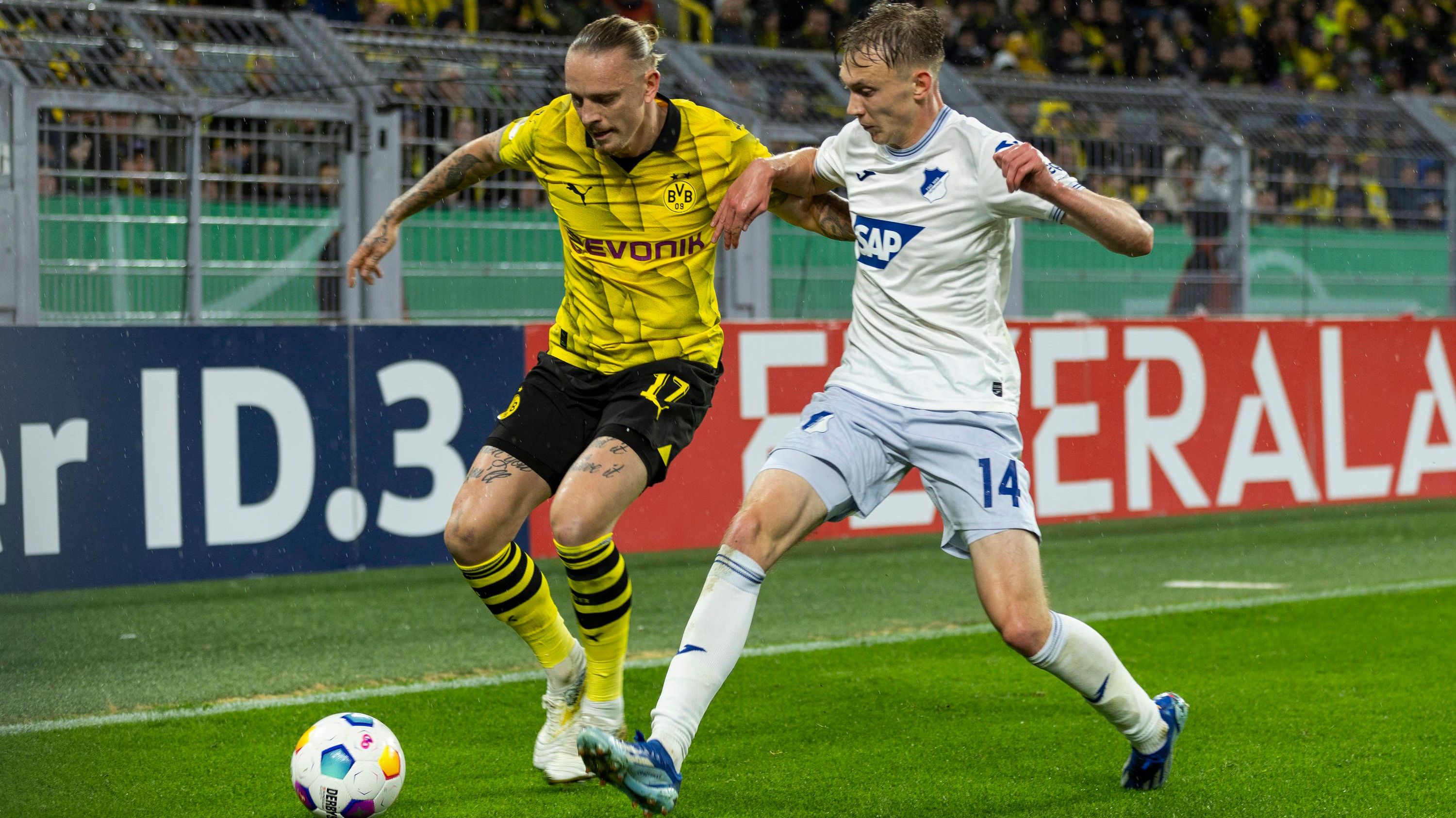 <strong>Marius Wolf</strong><br>Solide auf seiner rechten Seite, glänzt auch mal als Ausputzer. Hat im Nachschuss kurz vor der Pause sogar das 1:0 auf dem Fuß. Wird nach einer guten Stunde angeschlagen für Bensebaini ausgewechselt. &nbsp;<strong><em>ran</em></strong>-Note: 3