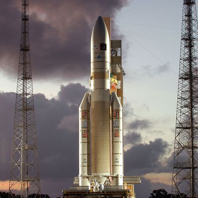 Start verschoben: Ariane 5 Rakete mit Jupiter-Sonde startet später.