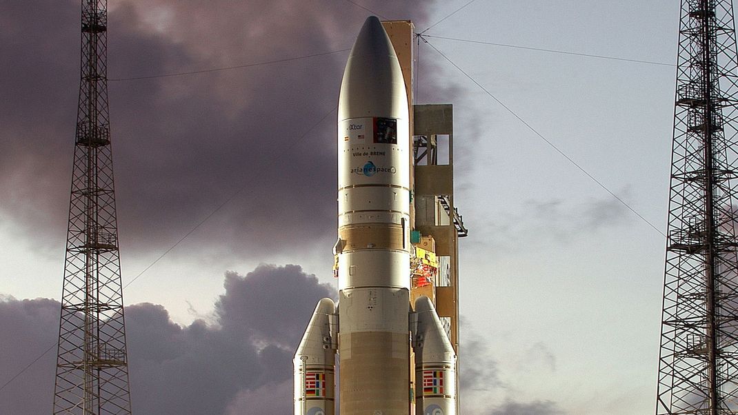 Start verschoben: Ariane 5 Rakete mit Jupiter-Sonde startet später.