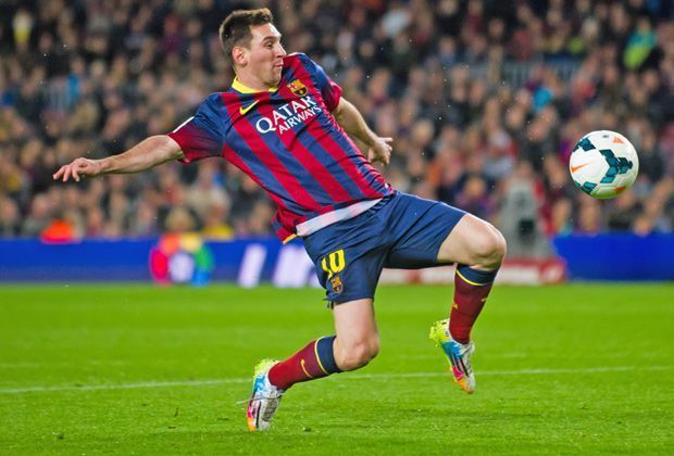 
                <strong>Lionel Messi (FC Barcelona)</strong><br>
                Lionel Messi ist seit 2004 fester Bestandteil des FC Barcelona. Seitdem wurde der argentinische Superstar vier Mal Weltfußballer, holte drei Mal die Champions League und feierte sechs spanische Meisterschaften.
              