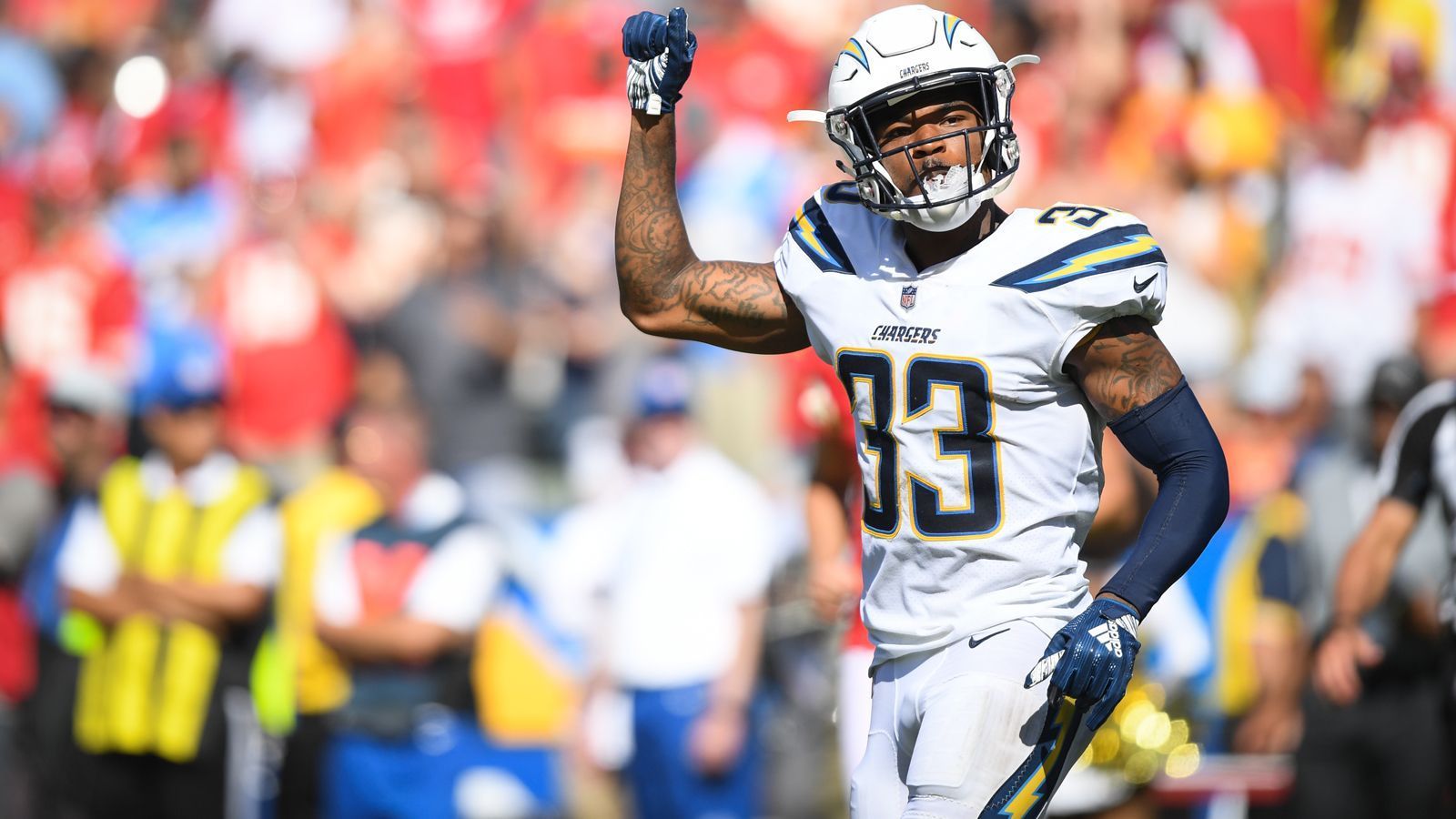 
                <strong>Derwin James (Los Angeles Chargers)</strong><br>
                Safety Derwin James ist Teil der starken Chargers-Defense und überzeugt mit gutem Stellungsspiel. So hat der Erstrundenpick bereits drei Interceptions und 88 Tackles in dieser Saison gesammelt und kommt zusätzlich auf dreieinhalb Sacks. 
              