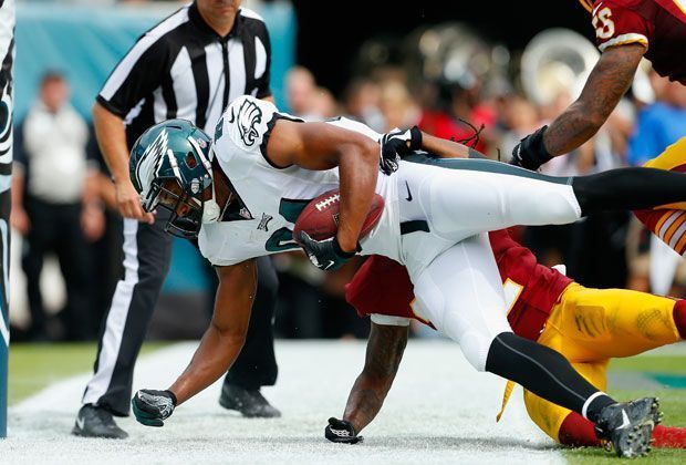 
                <strong>Philadelphia Eagles - Washington Redskins 37:34</strong><br>
                ... aber Jordan Matthews legt das Spiel seiner noch jungen Karriere hin. In seinem dritten NFL-Spiel fängt er die ersten beiden Touchdowns seiner Laufbahn.
              