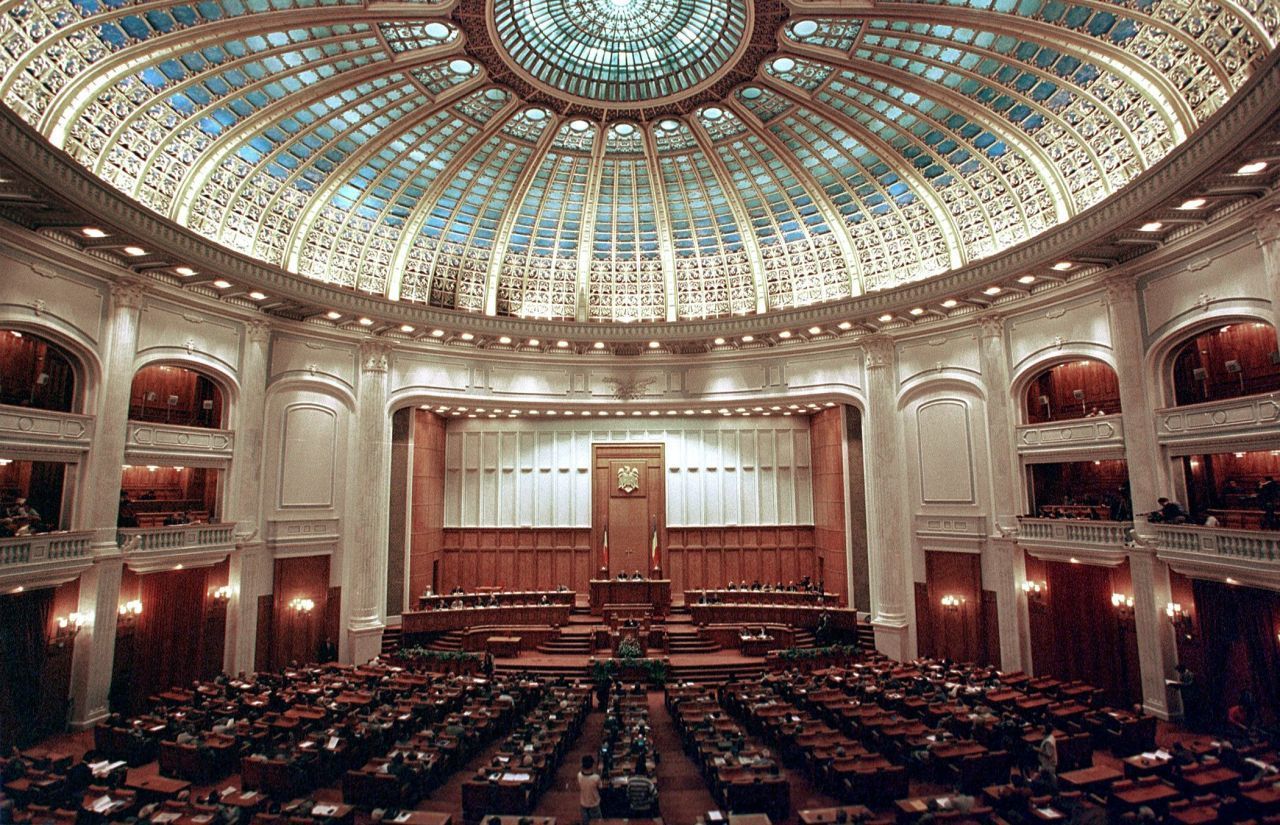 Senatssaal: Die zweite Kammer des Parlaments tagt unter einer riesigen Kuppel. Ein Team von 700 Architekt:innen soll während der Ausführung die Haupt-Architektin Anna Petrescu unterstützt haben.