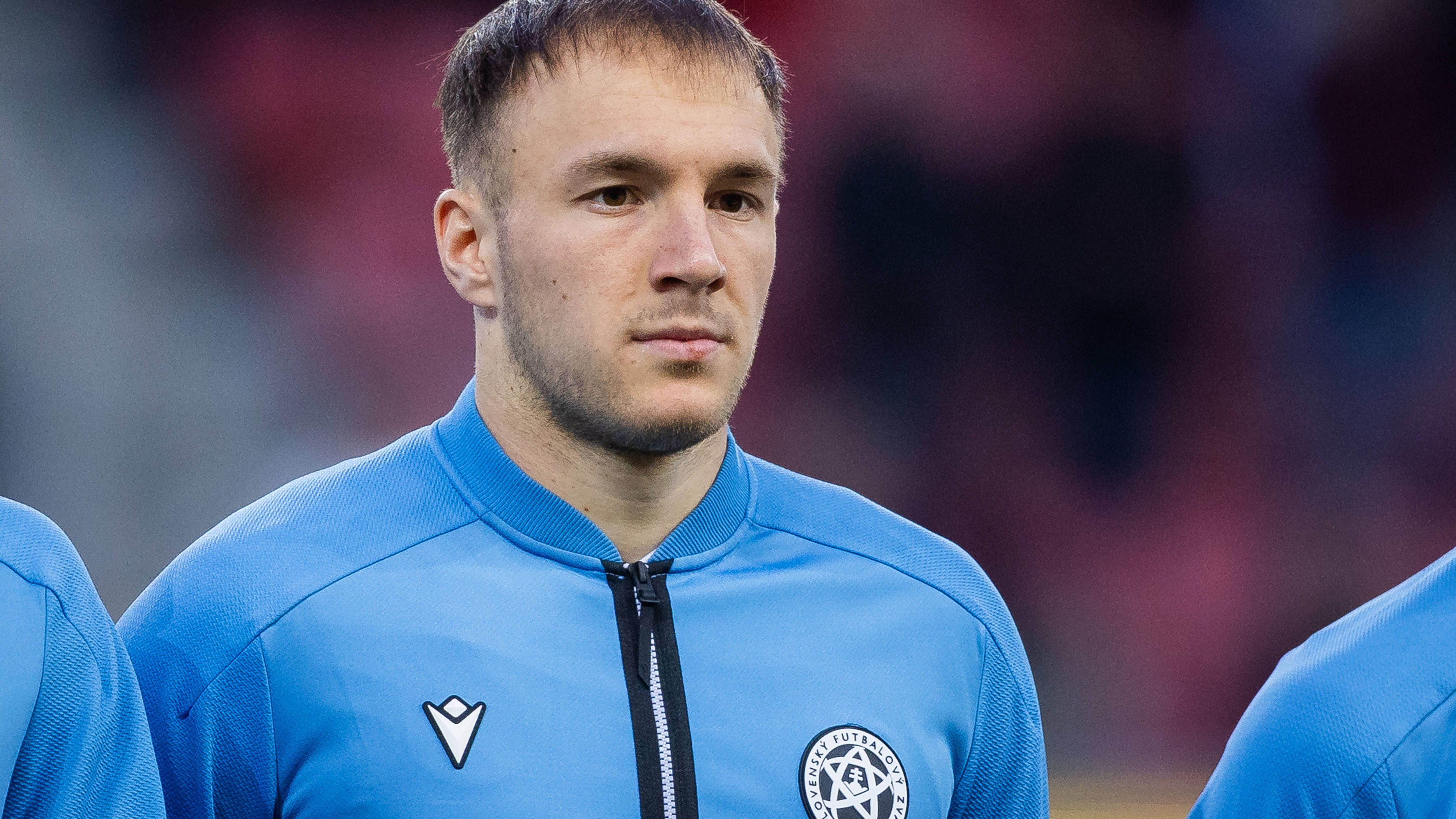 <strong>Dominik Javorcek (Holstein Kiel) - Slowakei</strong><br>Der 22 Jahre alte Linksverteidiger hat in der abgelaufenen Saison 13 Bundesligaspiele für Holstein Kiel absolviert und immerhin zwei Assists gegeben. Den Abstieg der Störche konnte er aber nicht verhindern. Bei seinem Heim-Turnier soll es mit der Slowakei nun besser laufen.