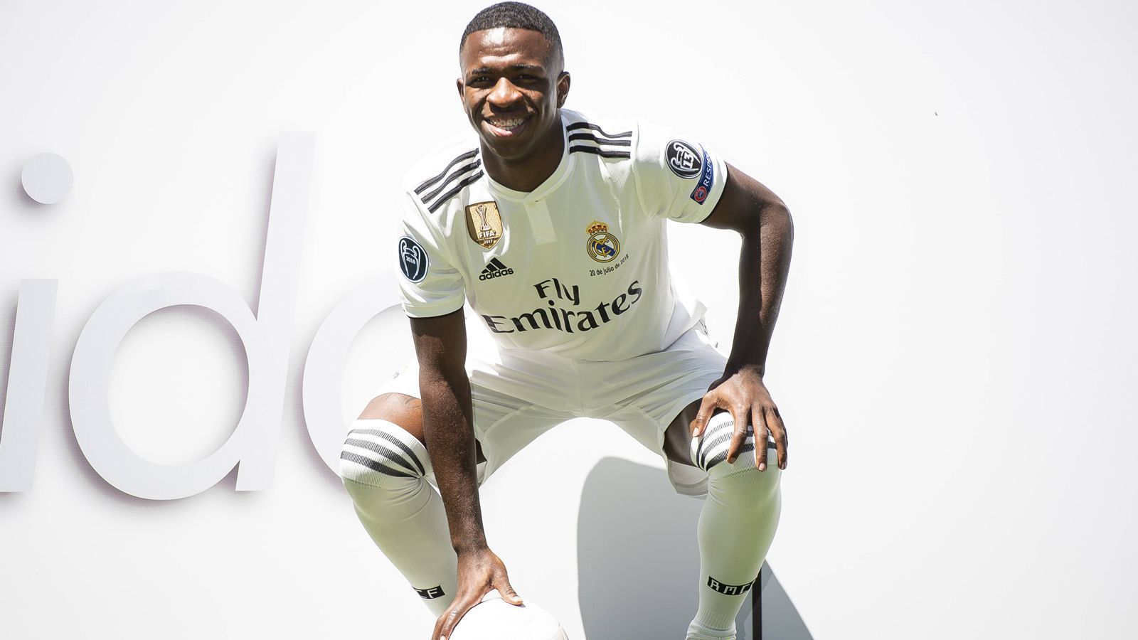 
                <strong>Platz 10 - Vinicius Junior (Real Madrid)</strong><br>
                Ablösesumme: 45 Millionen EuroWechsel von: Flamengo Rio de JaneiroPosition: LinksaußenAlter: 18 Jahre
              