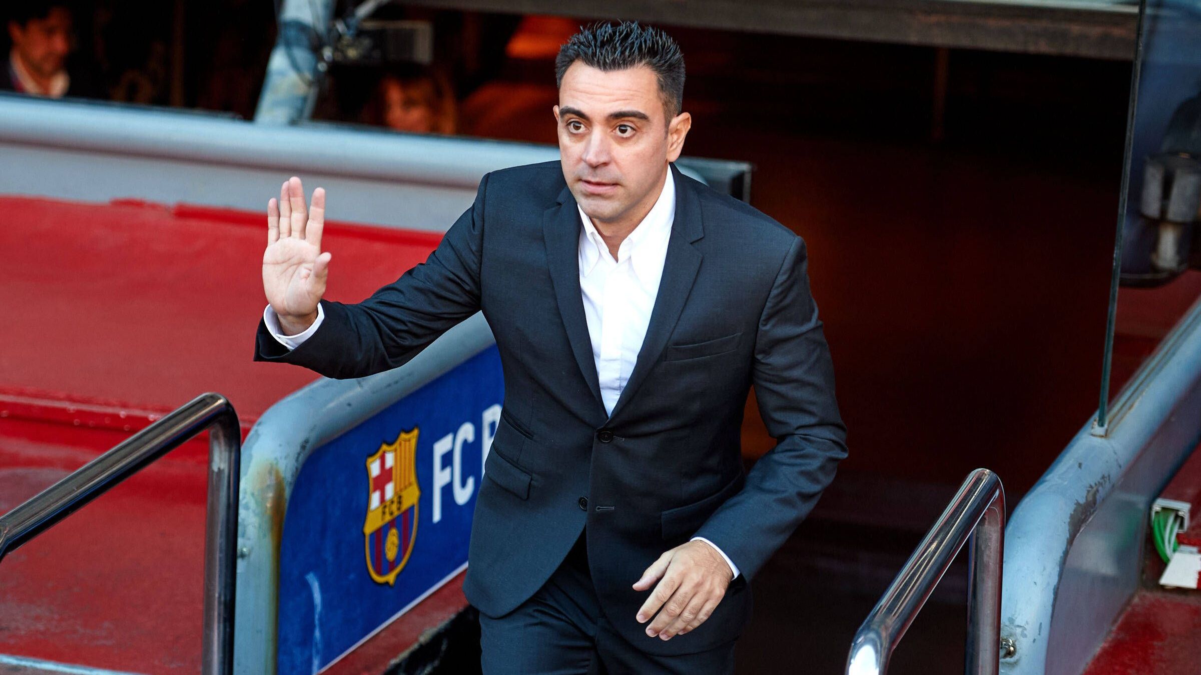 <strong>Xavi Hernandez</strong><br>Nach dem Abschied von Xabi Alonso im Sommer wird offenbar nicht der nächste Spanier zu Bayer kommen. Wie "Sky" zunächst berichtete, soll es bereits erste Kontaktaufnahmen mit der Seite des Weltmeisters von 2010 gegeben haben. Laut "Marca" hat der Spanier aber wohl schon abgesagt. Nach "Bild"-Informationen soll Leverkusen sich jedoch gar nicht beim ehemaligen Mittelfeldstrategen gemeldet haben - weder im Sommer, noch nach dem ten Hag-Aus. Der 45-Jährige ist seit der Trennung vom FC Barcelona vor gut einem Jahr ohne Trainerjob.