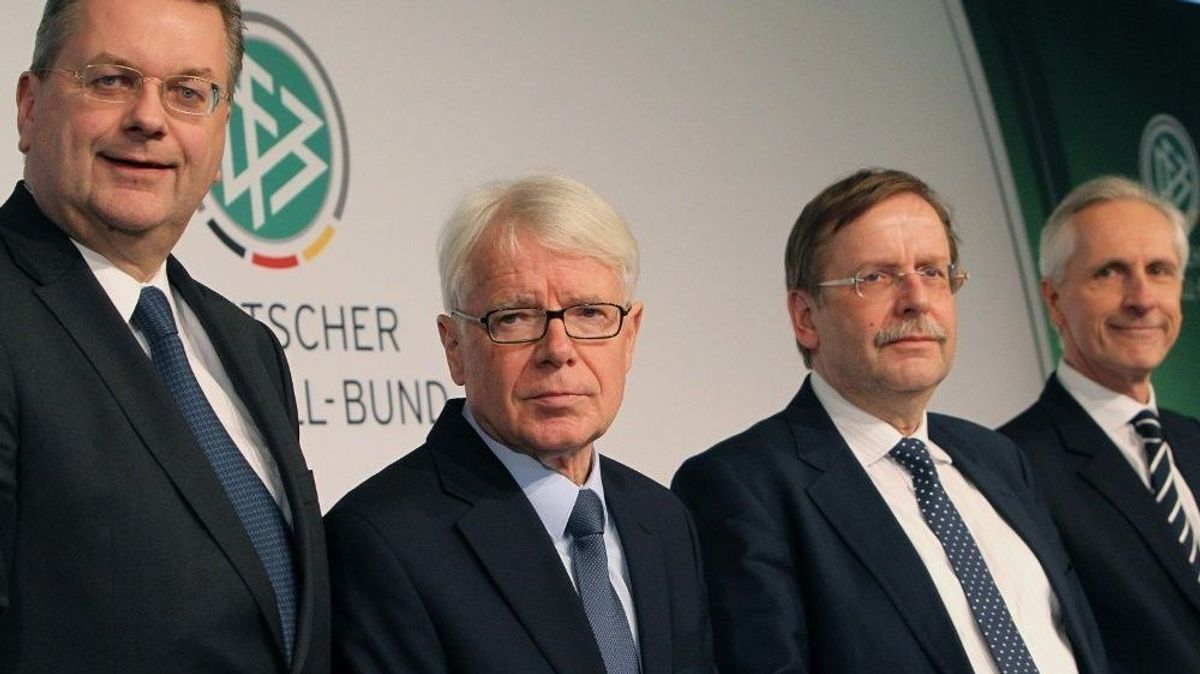 DFB-Mitglieder: Grindel (l.) Rauball (m.) und Koch (r.)