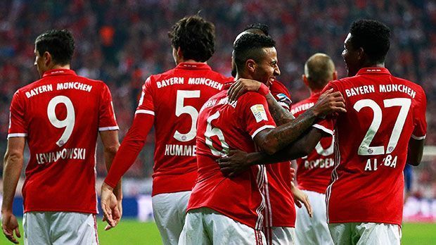 
                <strong>Platz 4: FC Bayern München</strong><br>
                Platz 4: FC Bayern München - 1.200.000 Trikots pro Jahr.
              