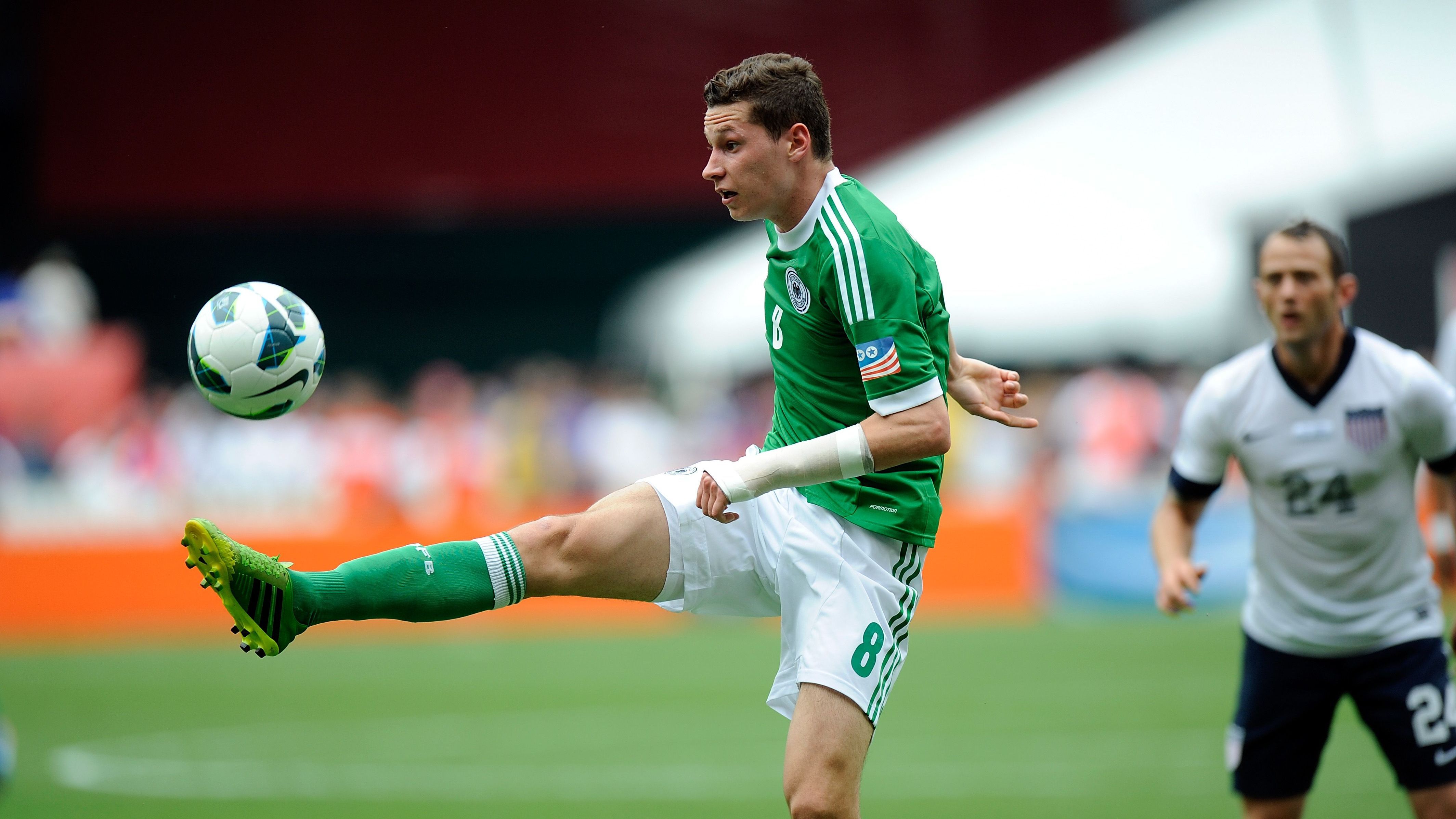 <strong>Angriff: Julian Draxler</strong><br><strong>Damaliger Verein:</strong> FC Schalke 04<br><strong>Aktueller Verein:</strong> Al-Ahli SC<br><strong>Länderspiele/-tore:</strong> 58/7