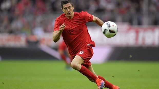 
                <strong>Torvorlagen: Robert Lewandowski</strong><br>
                Torvorlagen: Punkt für Robert Lewandowski - 1:1. Dem Bayern-Stürmer gelangen bislang zwei Assists in zehn Spielen (0,2 pro Spiel), Pierre-Emerick Aubameyang legte ein Tor in neun Spielen vor (0,11 pro Spiel). 
              