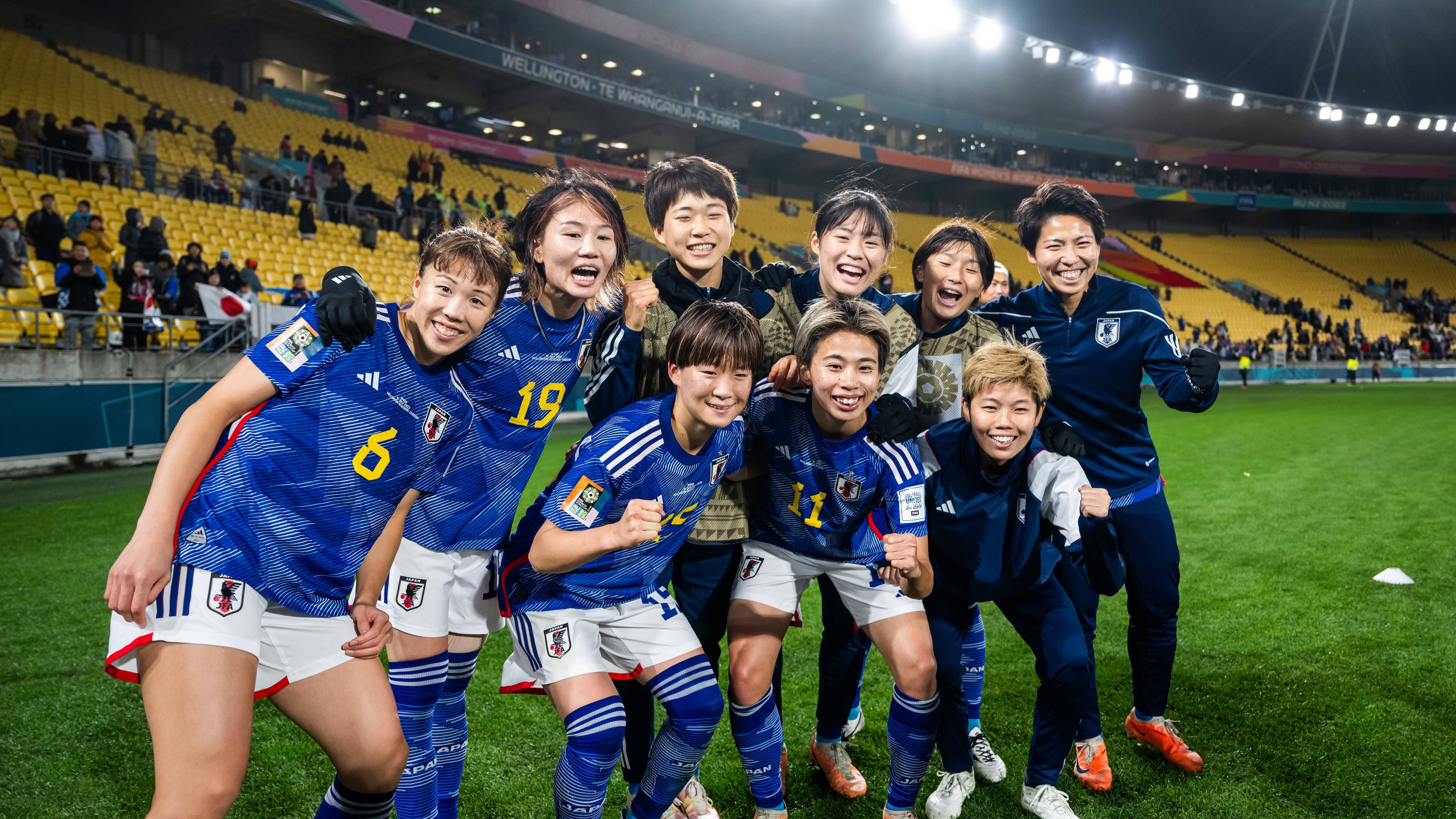 <strong>Gewinner: Japan<br></strong>Die Japanerinnen spielen nämlich einen unglaublich ansehnlichen und kompletten Fußball. Defensiv diszipliniert und stabil, stark im Umschaltverhalten und auch in Ballbesitz mit klugen Ideen. Nur wenige hatten Japan in diesem Jahr auf dem Zettel, doch nach dieser Gruppenphase zählen sie zweifelsohne zu den Top-Favoriten.