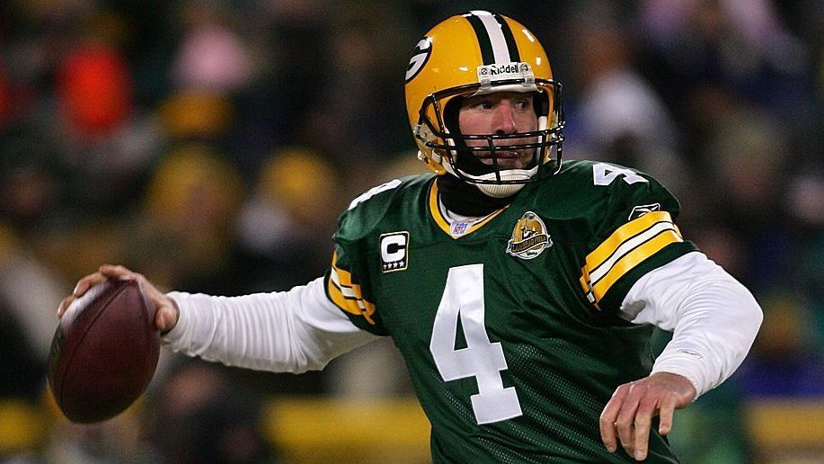 <strong>Green Bay Packers - Brett Favre</strong><br>Passing-Yards: 61.655<br>Passing-Touchdowns: 442<br>Jahre im Team: 16<br>Absolvierte Spiele: 255