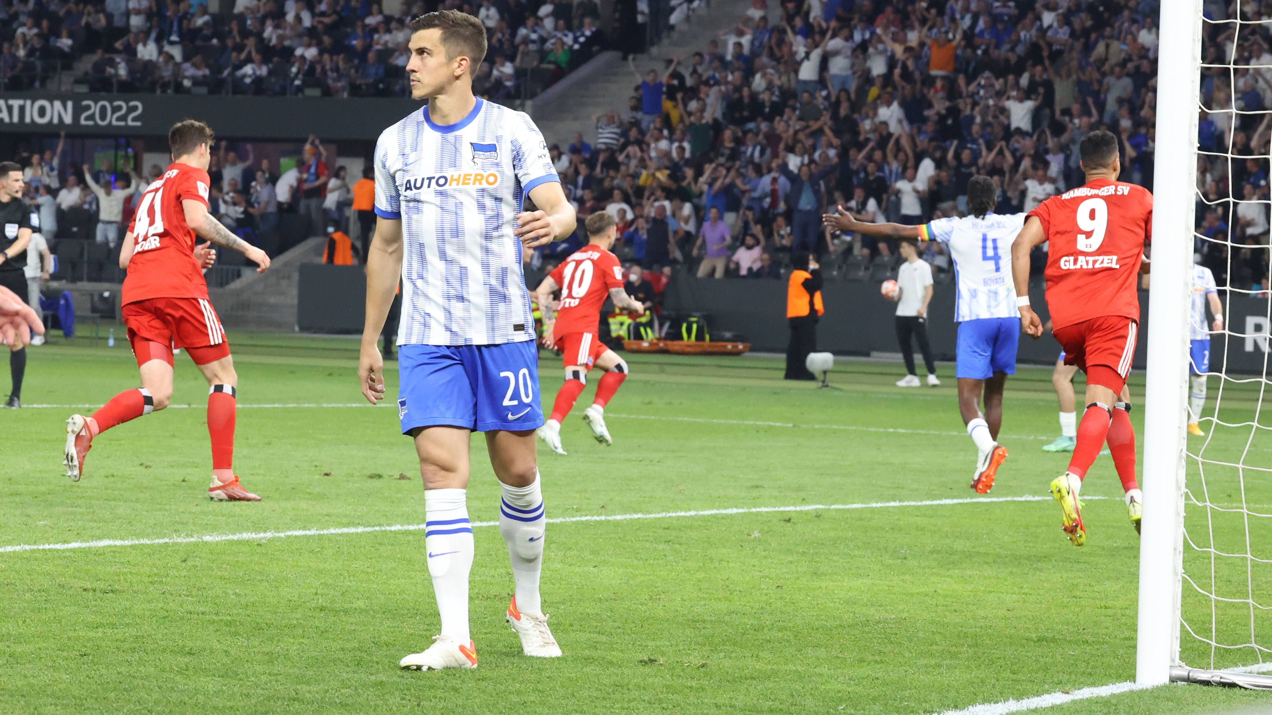 <strong>2022: Hertha BSC - Hamburger SV (0:1, 2:0)</strong><br>Nach vier Jahren in der 2. Liga lechzte der HSV nach Erstklassigkeit. Doch daraus wurde nichts. Im Hinspiel lief mit einem 1:0-Auswärtssieg zunächst aber noch alles nach Plan. Ludovit Reis erzielte in der 57. Minute den einzigen Treffer im Berliner Olympiastadion.&nbsp;