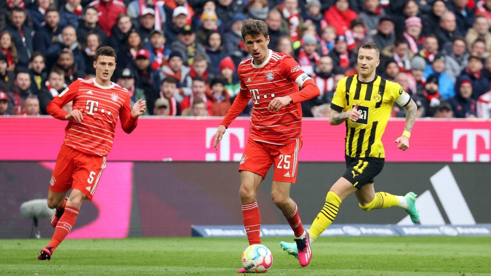 
                <strong>FC Bayern München - Borussia Dortmund: Deutscher "Klassiker"</strong><br>
                &#x2022; Hinrunde: 10. Spieltag - 03. bis 05. November 2023 (in Dortmund)<br>&#x2022; Rückrunde: 27. Spieltag - 30./31. März 2024 (in München)<br>
              