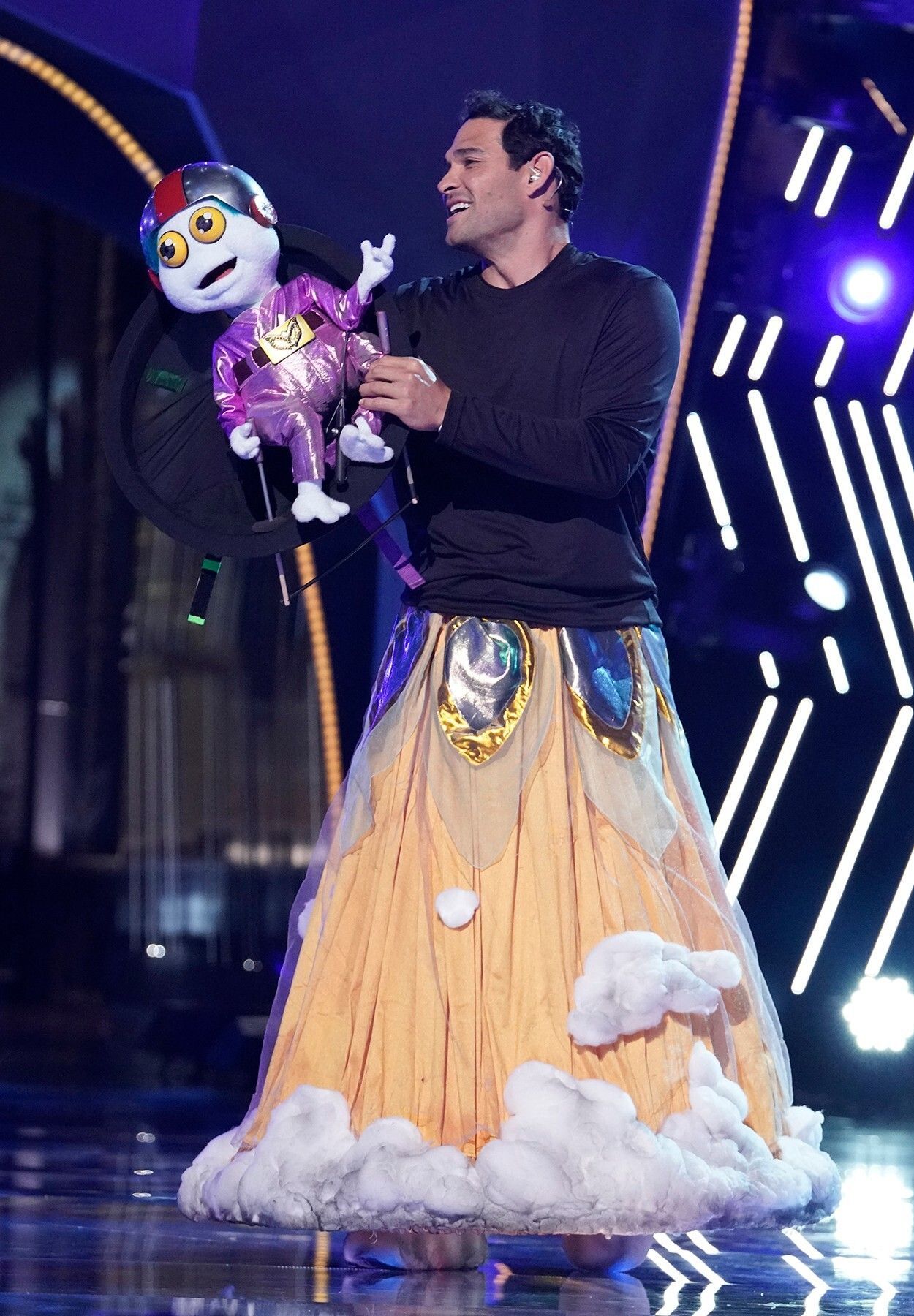 Mark Sanchez hat für seine Teilnahme bei "The Masked Singer" nicht nur das Singen, sondern auch Puppenspielen gelernt.
