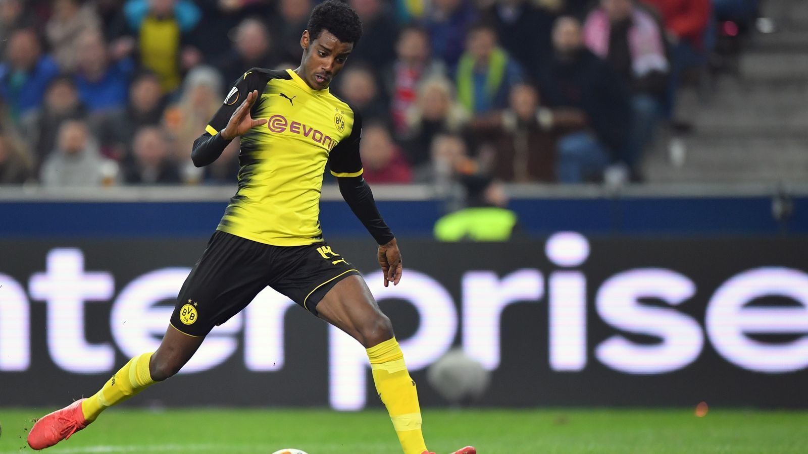 
                <strong>Alexander Isak (Borussia Dortmund)</strong><br>
                Position: MittelstürmerAlter: 18 JahreNationalität: Schweden
              