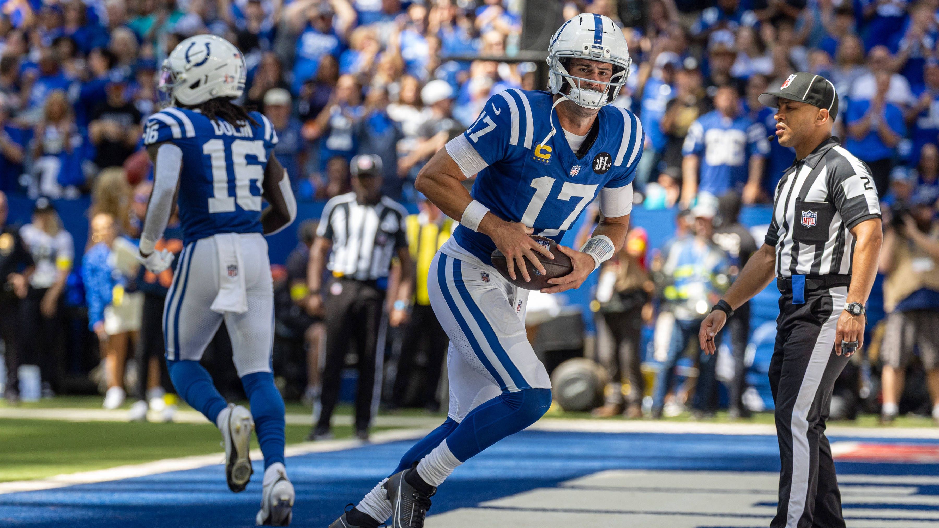 <strong>Platz 19: Indianapolis Colts (Vorwoche: 30)<br></strong>Danny Dimes, have a day! Es war schon abzusehen, dass Daniel Jones bei den Indianapolis Colts leicht würde aufblühen können. Aber das? Hätte man es nicht besser gewusst, man hätte Jones für einen mobileren Peyton Manning gehalten. 22/29 Pässe, 298 Total Yards, drei Total Touchdowns gegen die Dolphins. Wir ziehen unseren Hut. Mit den Broncos kommt nun aber die wohl beste Defense der Liga nach Indy. Ob Danny Dimes dann wieder zu Danny Penny wird?