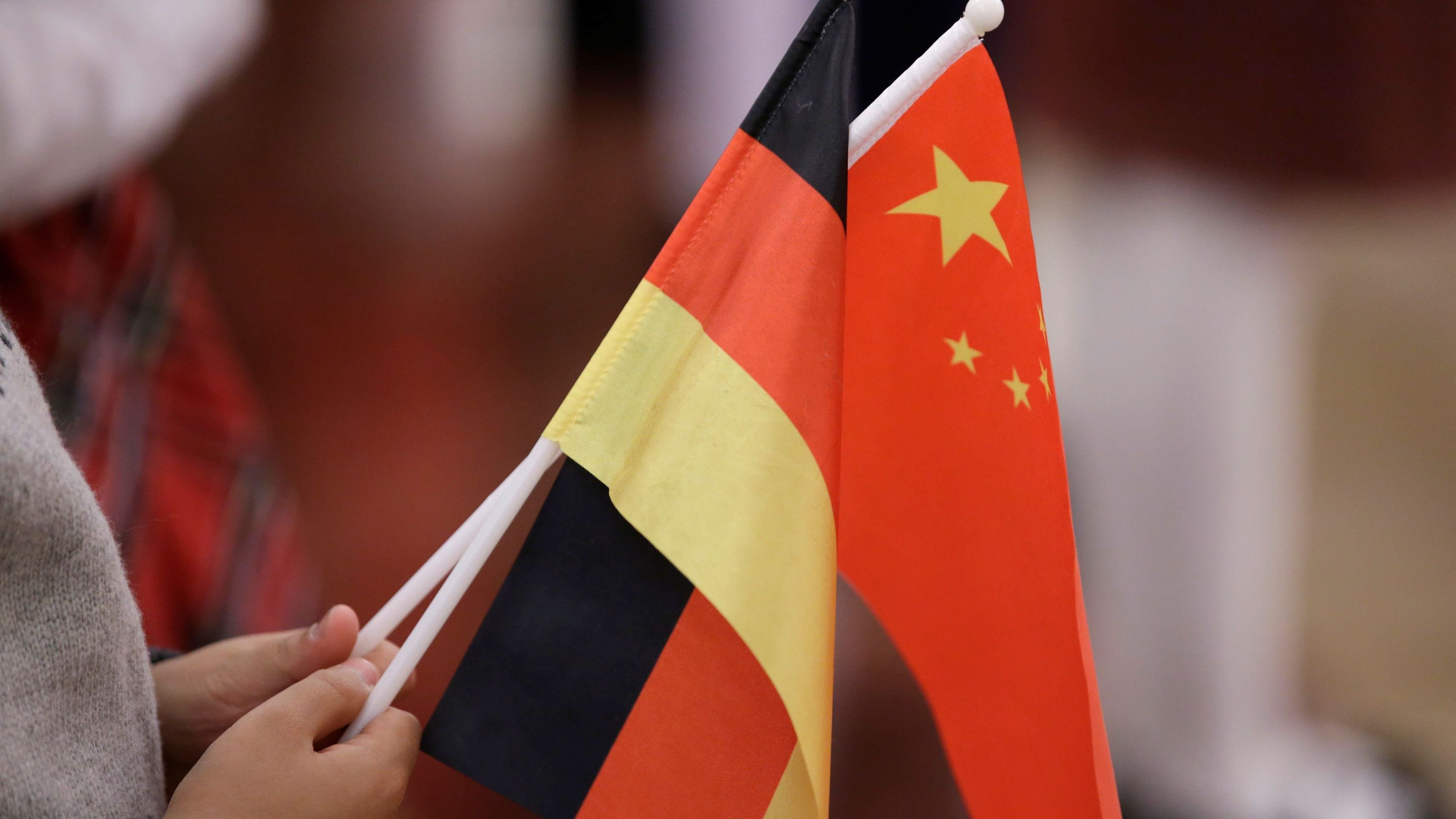 Studium chinesischer Stipendiat:innen in Deutschland durch Angst vor Repressionen und Sippenhaft bestimmt.