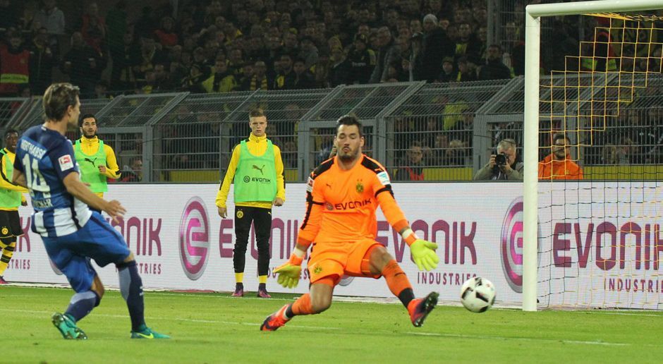 
                <strong>Roman Bürki</strong><br>
                Roman Bürki: Der Schweizer Nationalspieler musste vor der Pause gar nicht eingreifen, sich aber direkt nach dem Seitenwechsel beim ersten ernsthaften Torschuss der Berliner geschlagen geben. Beim Gegentreffer durch Stocker konnte Bürki aber nichts machen. ran-Note: 3-
              