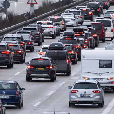 Stau ohne Ende auf deutschen Autobahnen.