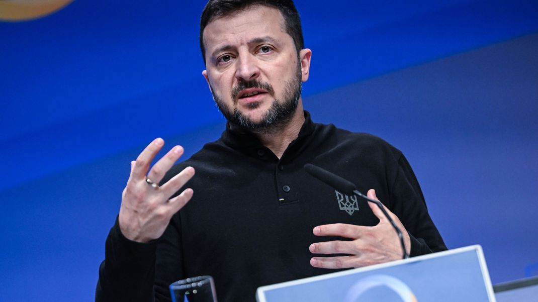 Wolodymyr Selenskyj auf der Pressekonferenz bei der Ukraine-Konferenz in Berlin.