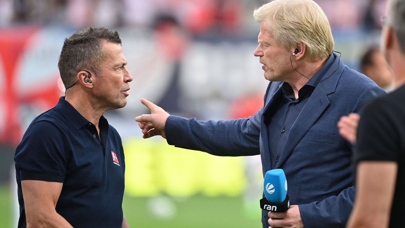 
                <strong>Matthäus legt sich mit den Bayern-Bossen an</strong><br>
                Anfang April lieferten sich Matthäus und der damalige Bayern-Boss Oliver Kahn einen spektakulären Zoff um die Umstände der völlig überraschenden Entlassung von Trainer Julian Nagelsmann - live im Fernsehen bei "Sky". In diesem Zusammenhang warf Matthäus dem Vorstandsboss und langjährigen Teamkollegen sogar vor, zu lügen, was die zeitliche Abfolge der Ereignisse in der Personalie angeht. 
              