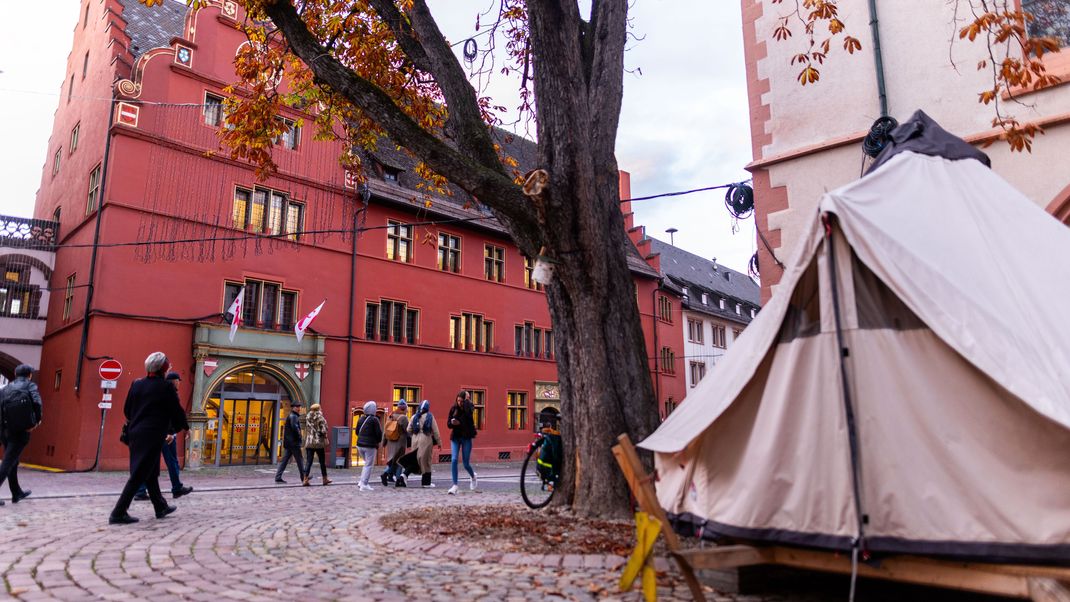 Das Camp soll nach dem Weihnachtsmarkt weiterhin ein "Ort des Protests gegen politische Untätigkeit in Sachen Klimapolitik" bleiben.