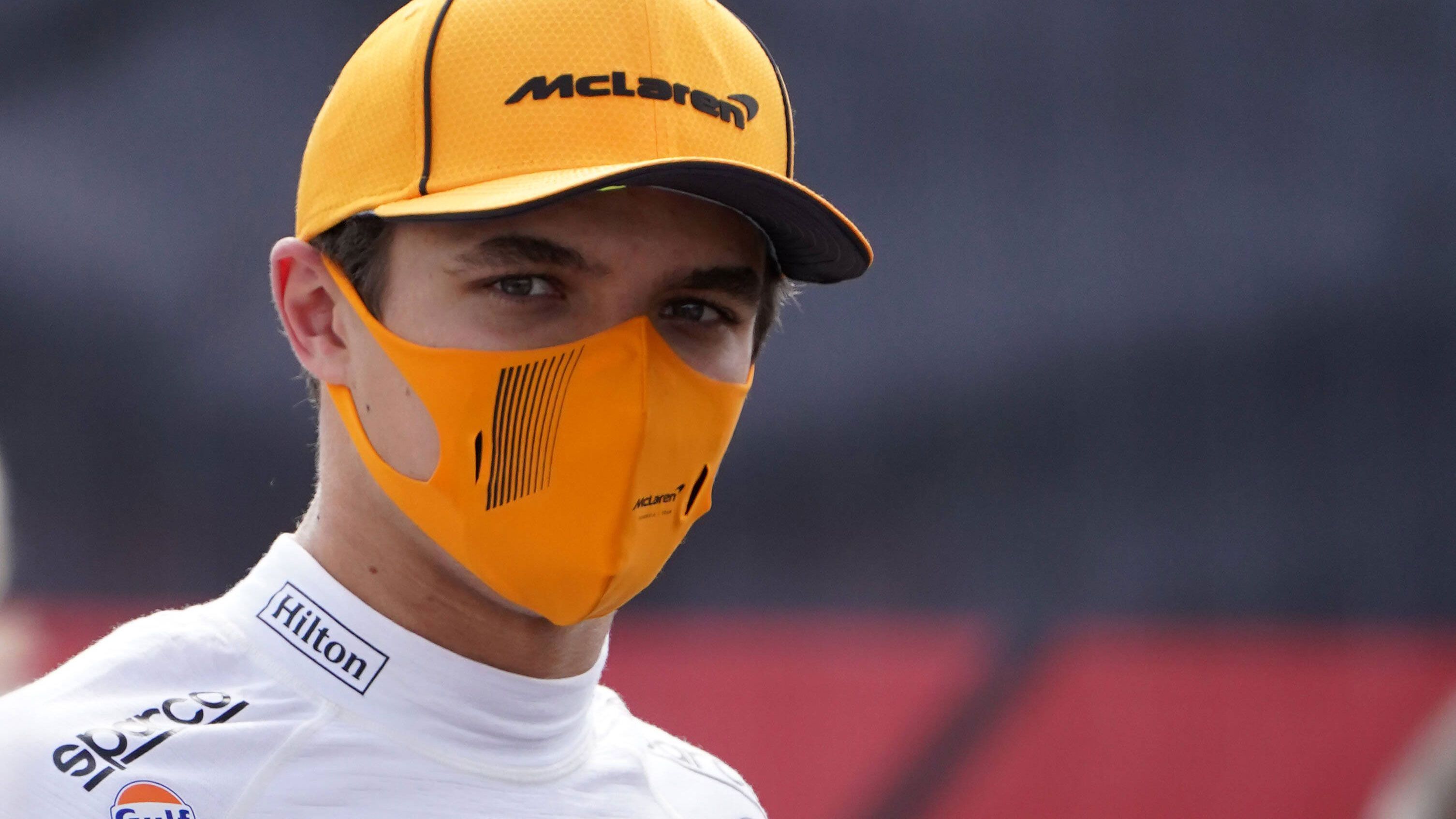 
                <strong>Lando Norris (McLaren F1 Team)</strong><br>
                "Der hat mir heute die Quali versaut", moserte Lando Norris, nachdem Mazepin ihm in Spanien auf einer schnellen Runde im Weg gestanden hatte. Obwohl der britische McLaren-Pilot mit Auto und Leistung zufrieden war, haderte er: "Es war nur ein Mann, der nicht aufgepasst hat."
              