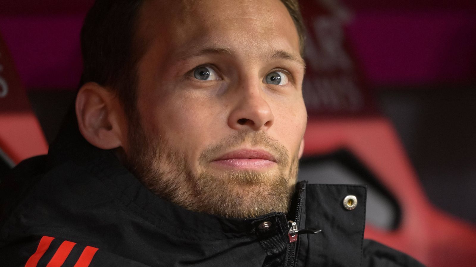 
                <strong>1. Einwechselspieler: Daley Blind</strong><br>
                In der 64. Minute für Upamecano eingewechselt. Fügt sich nahtlos in die bayerische Defensive mit ein und lässt in der Folge nichts mehr anbrennen. ran-Note: 3
              