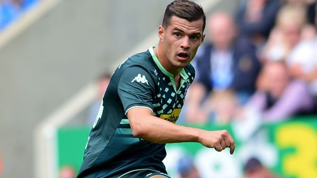 
                <strong>Granit Xhaka (Borussia Mönchengladbach)</strong><br>
                ... Granit Xhaka steht bei den Fans von Borussia Mönchengladbach weiter hoch im Kurs. Der Schweizer schnappt sich die Pole-Position, dicht gefolgt von Lars Stindl.
              