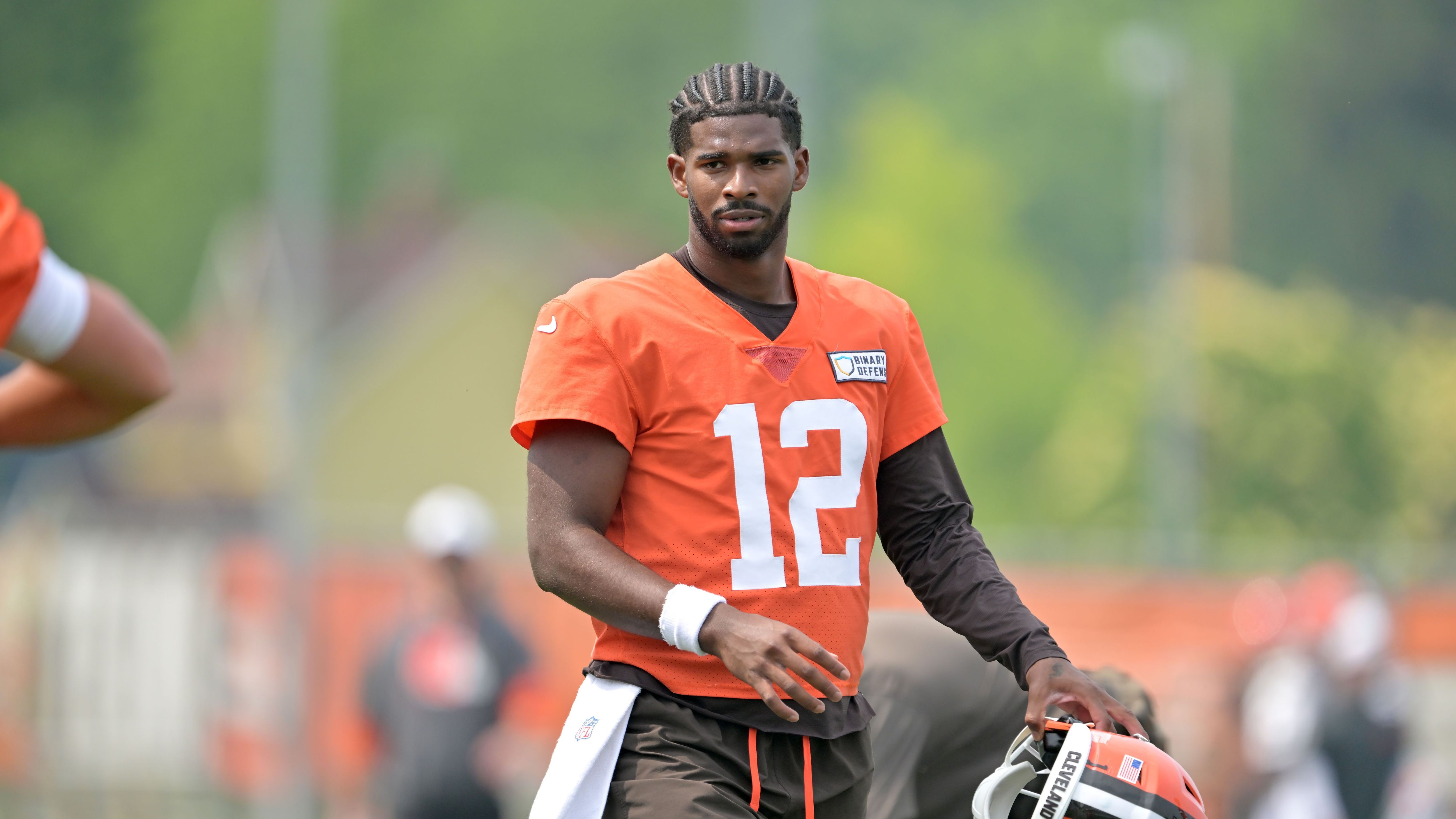 <strong>Shedeur Sanders (aktuell: Cleveland Browns)</strong><br>Auch Shedeur Sanders hat bereits das Interesse der CFL geweckt, sollte er sich in <a data-li-document-ref="528372" href="https://www.ran.de/sports/american-football/nfl/news/nfl-draft2025-shedeur-sanders-geht-zu-den-cleveland-browns-quarterback-chaos-ist-absehbar-ein-kommentar-528372">Cleveland </a>nicht durchsetzen können. Die Browns wählten ihn in diesem Jahr in der fünften Runde. Die Toronto Argonauts haben ihre Fühler nach ihm ausgestreckt.