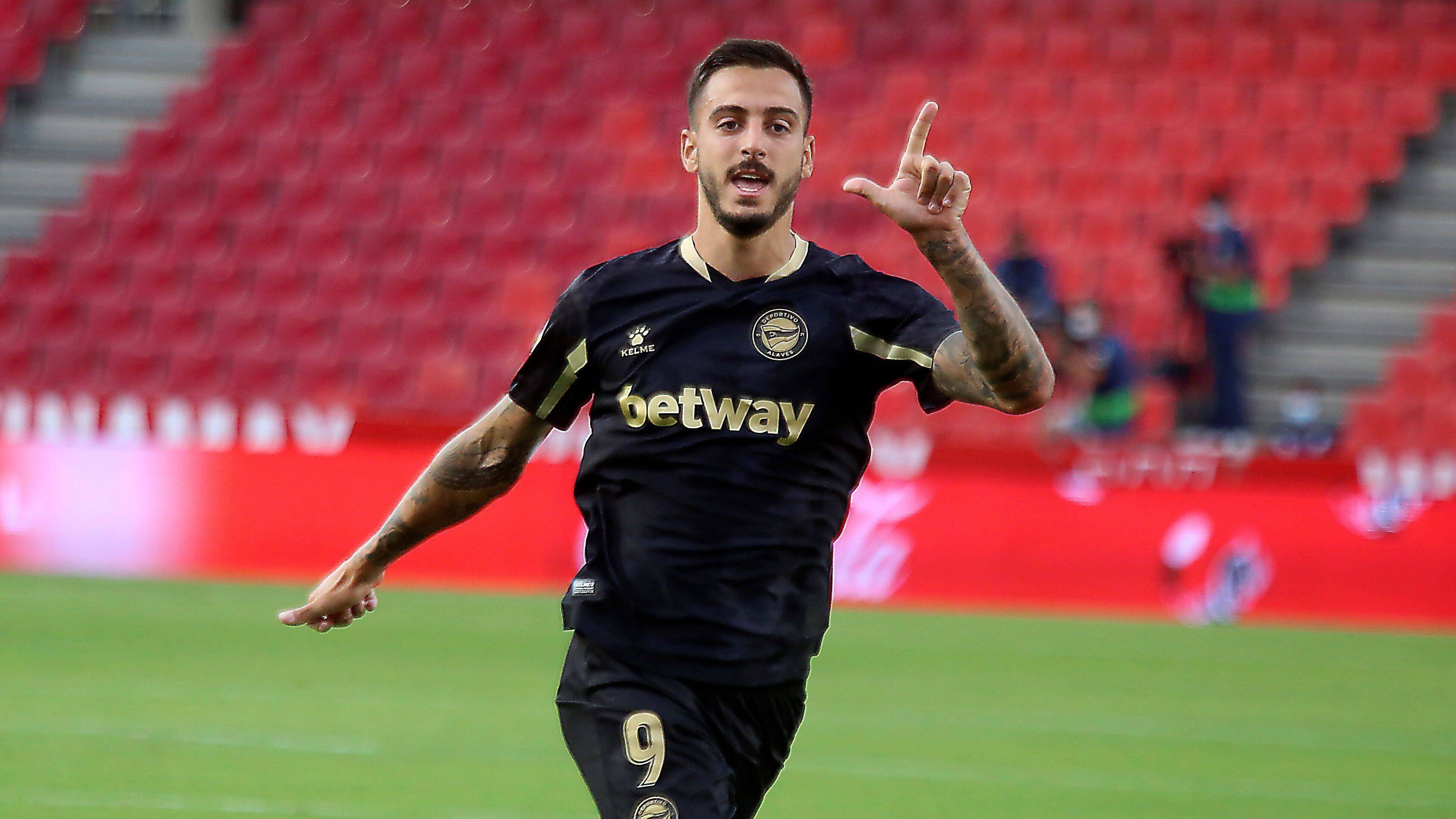 
                <strong>Stürmer: Joselu (Deportivo Alaves)</strong><br>
                Sechs Ligatore im Kalenderjahr 2020 scheinen für eine Nominierung im Team of the Year zu reichen. So viele hat Joselu für seinen Klub Deportivo Alaves in der spanischen LaLiga geschossen. Dennoch ist der 30-Jährige in der Vorauswahl dabei.
              